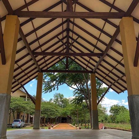 Castle Rock Sigiriya Hotel Kibissa Exterior photo