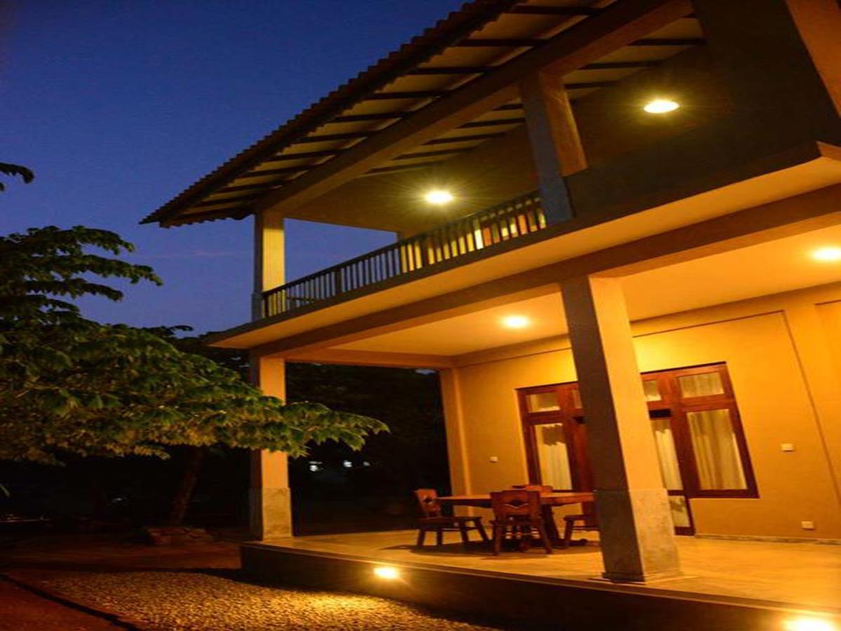 Castle Rock Sigiriya Hotel Kibissa Exterior photo