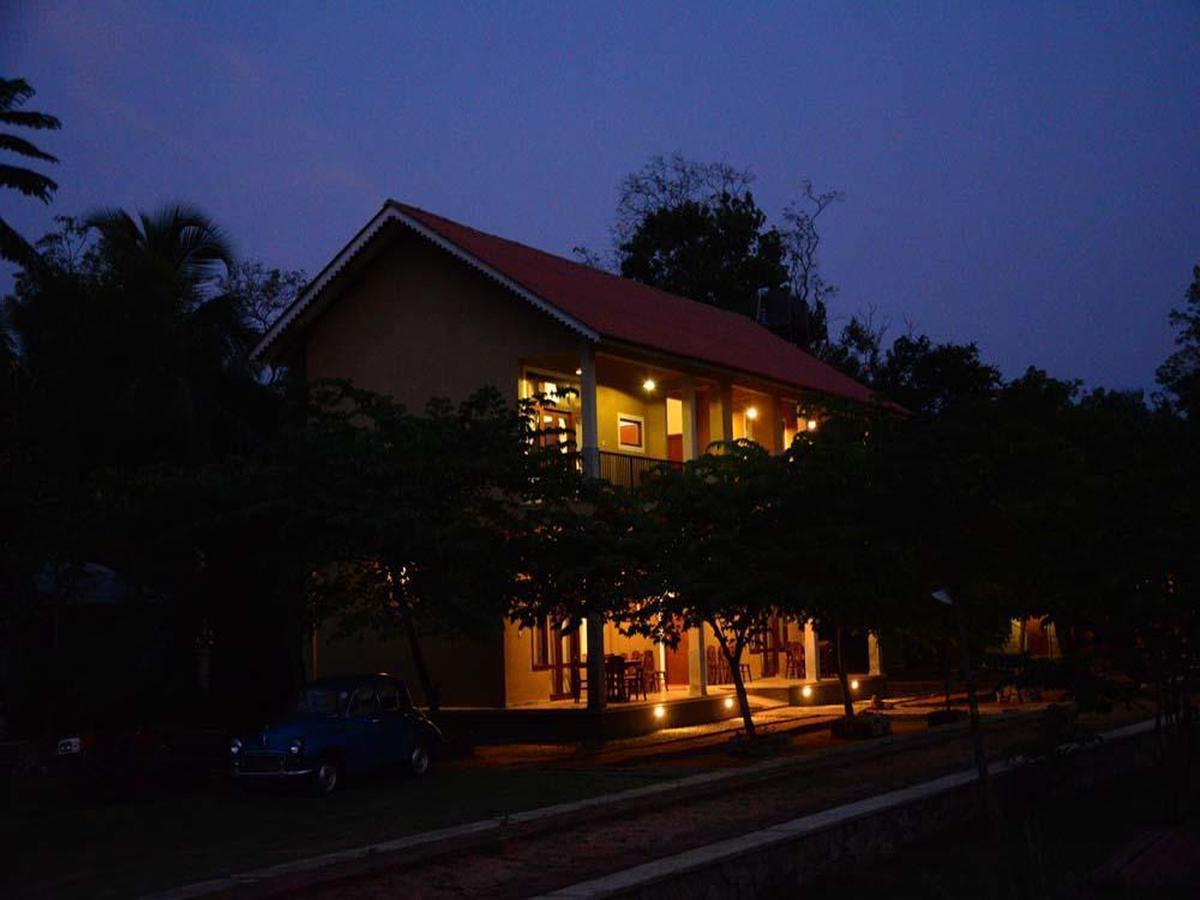Castle Rock Sigiriya Hotel Kibissa Exterior photo