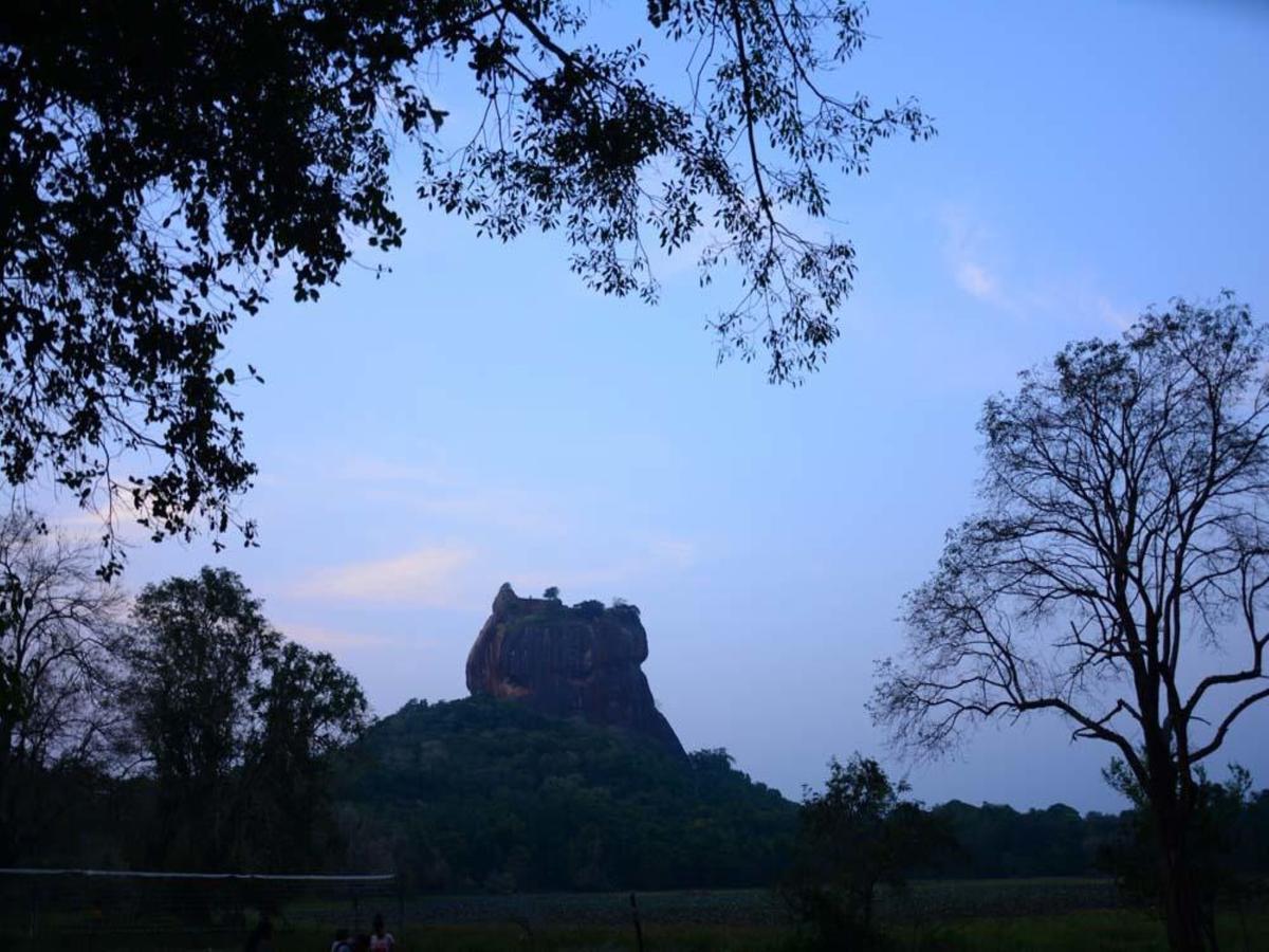 Castle Rock Sigiriya Hotel Kibissa Exterior photo