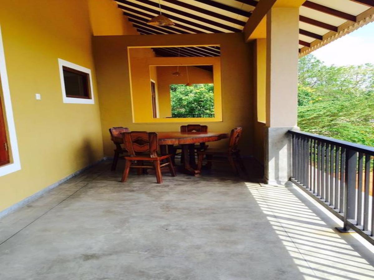 Castle Rock Sigiriya Hotel Kibissa Exterior photo