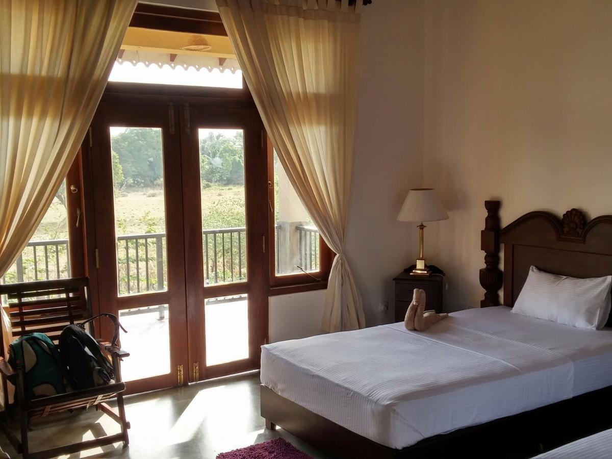 Castle Rock Sigiriya Hotel Kibissa Exterior photo