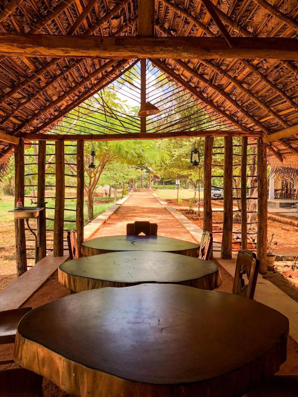 Castle Rock Sigiriya Hotel Kibissa Exterior photo
